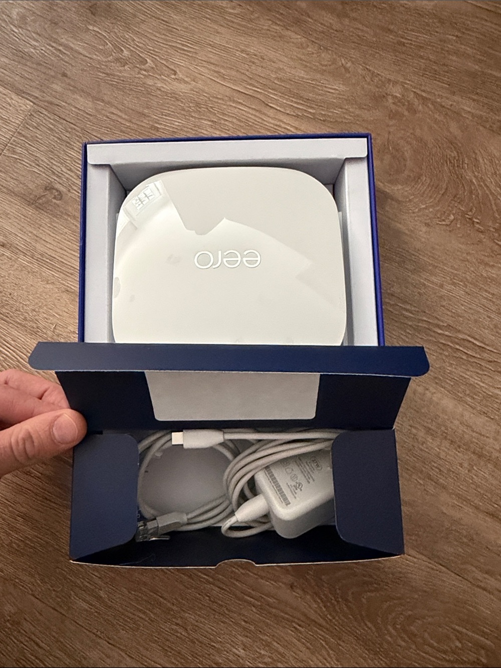 eero Pro 6E White Router with Blue Accent Packaging - Picture 3 of 5